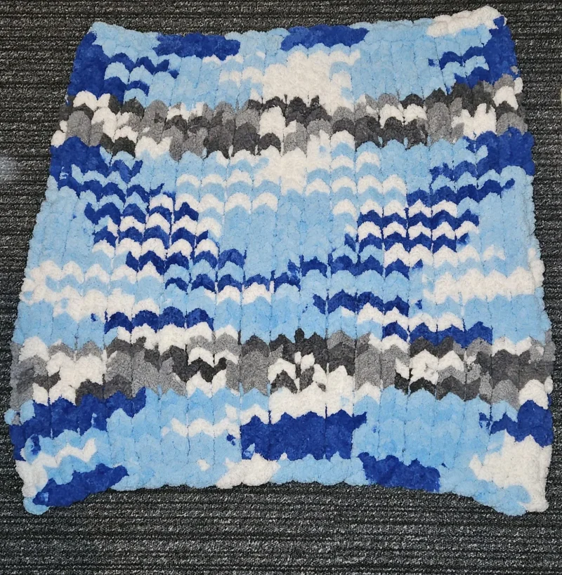 Chunky Finger‑Knitted Baby Blanket – Handmade Soft Newborn Gift Sage Green
