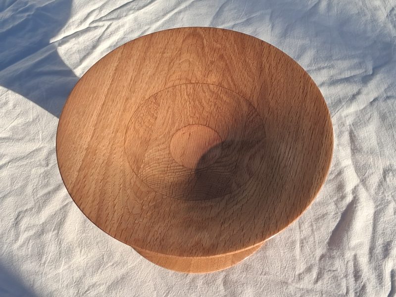 Platter on pedestal