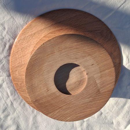 Platter on pedestal