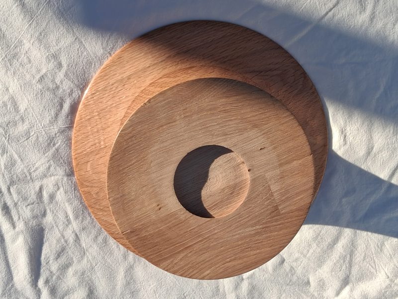 Platter on pedestal