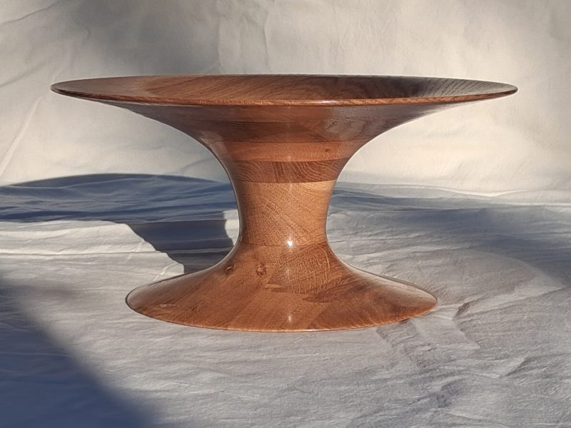 Platter on pedestal