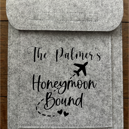 Felt Travel Wallet – Tablet / iPad Sleeve with Passport Pocket – Personalised Travel Organiser