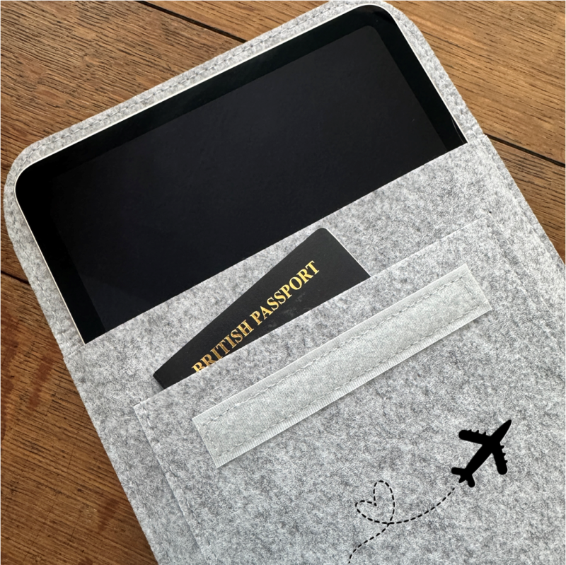 Felt Travel Wallet – Tablet / iPad Sleeve with Passport Pocket – Personalised Travel Organiser