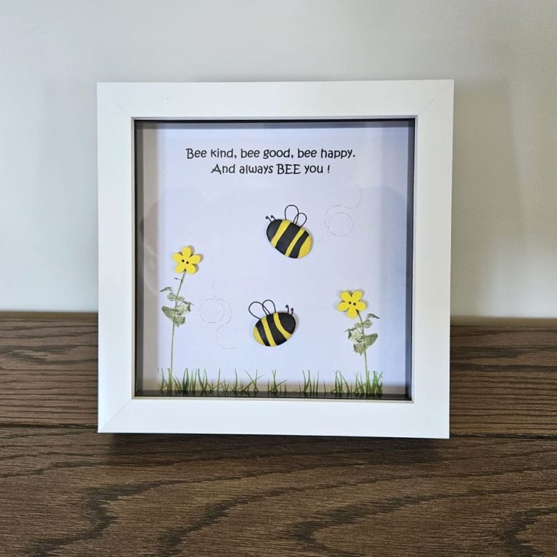 Presents for Bee lovers l Bee pebble art picture