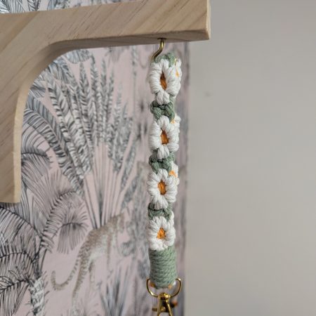 Macrame Flower Wristlet Keychain | Floral Charm | Handmade Gift