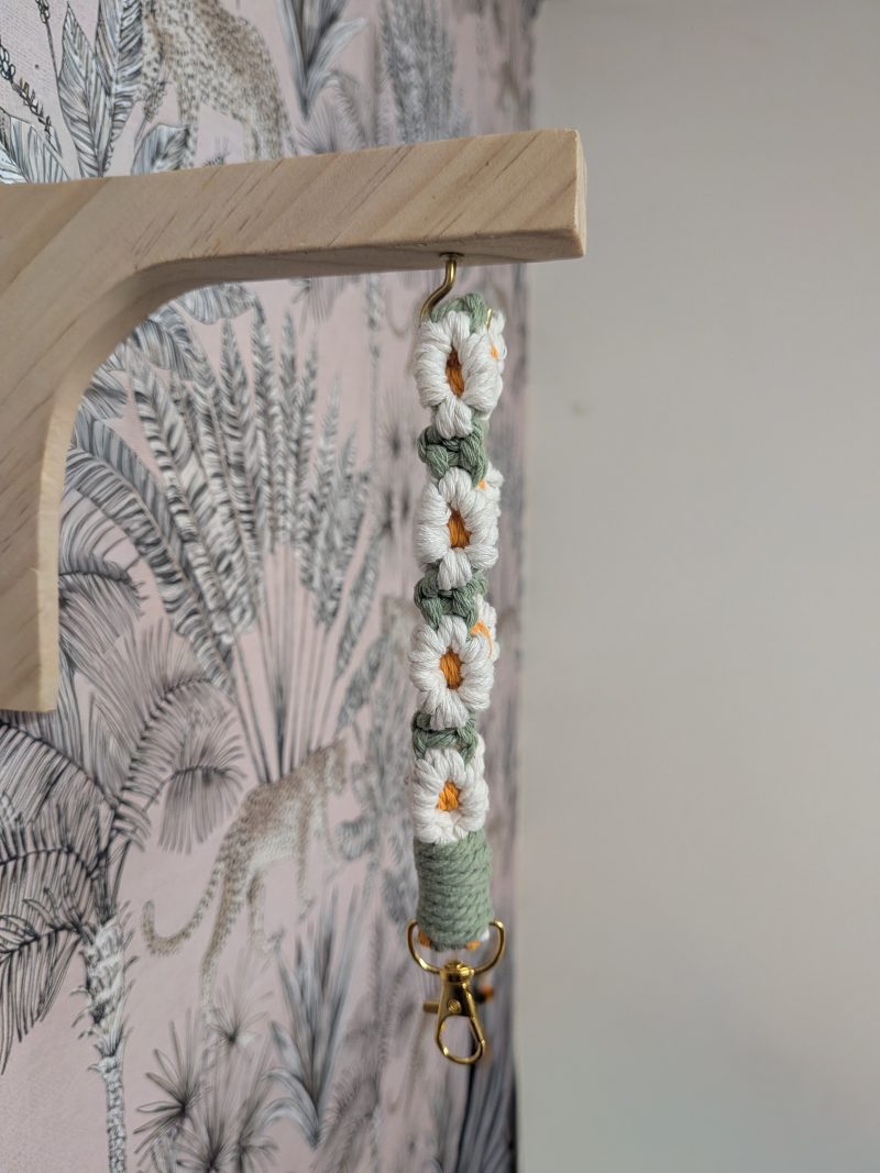 Macrame Flower Wristlet Keychain | Floral Charm | Handmade Gift