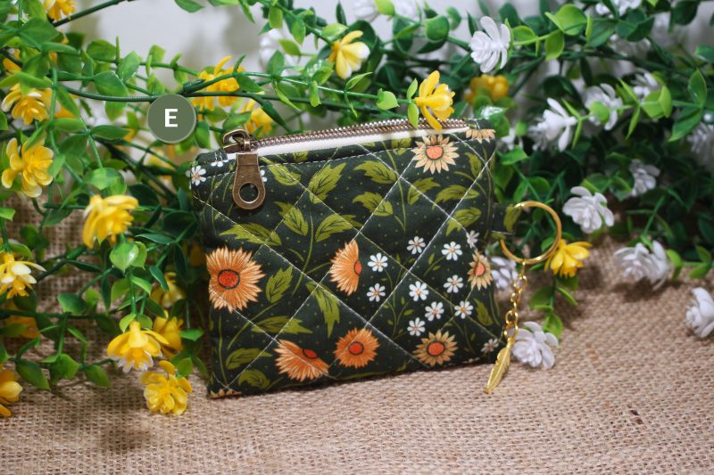 Quilted Floral Zipper Pouch • Small Handmade Coin Purse