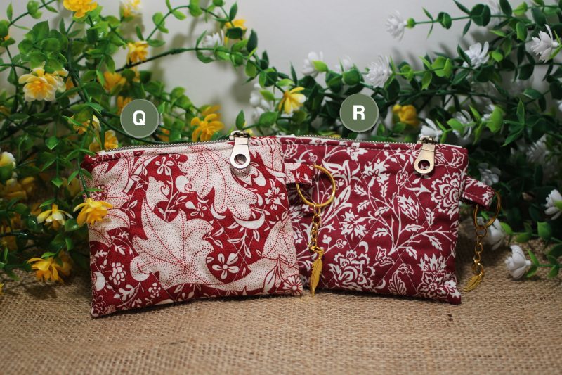 Quilted Floral Zipper Pouch • Small Handmade Coin Purse