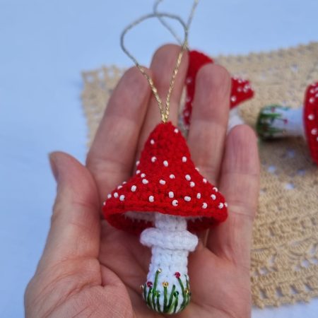 Whimsical Hanging Toadstool – Handmade Crochet Red Mushroom Decor with Beads & Embroidery