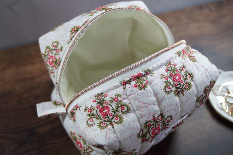 Medium quilted make up bag