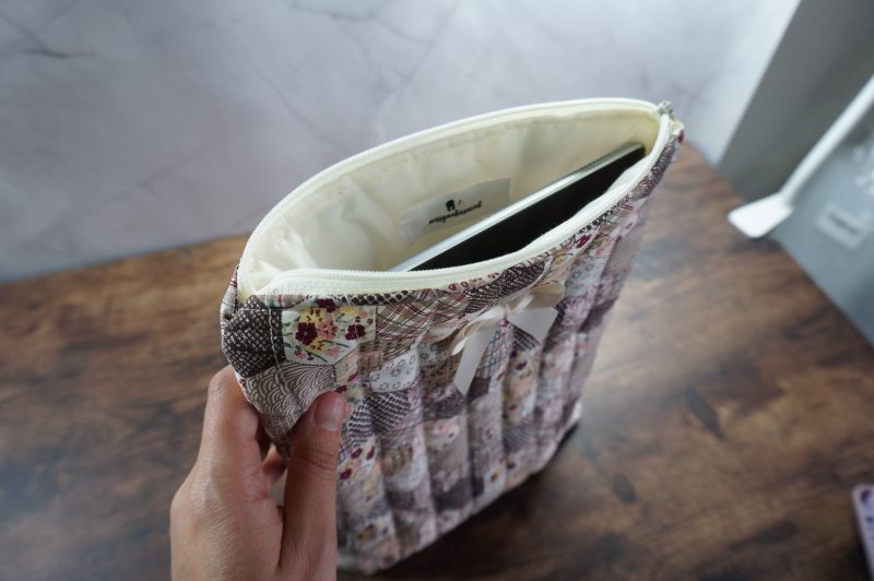 Quilted hexagon ipad case