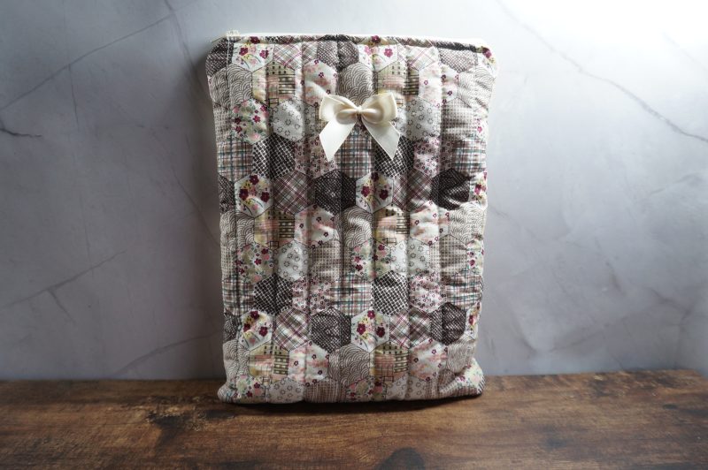 Quilted hexagon ipad case