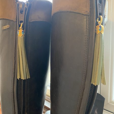 Boot tassel stunning green leather with tibetan silver topper