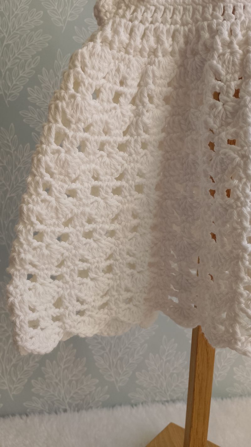 Pretty crochet detail of the skirt of the sun dress