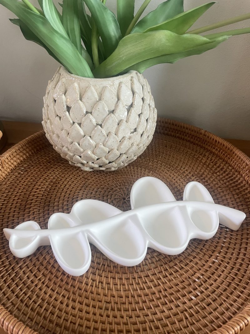 White eco resin leaf shaped trinket jewellery tray