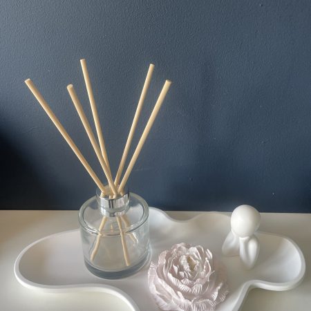 White eco resin irregular wavy design display, trinket or key tray