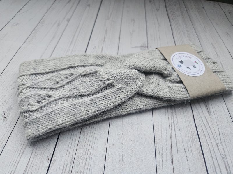 Handknitted headband/earwarmer