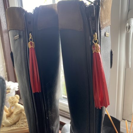 Boot charm/tassel red italian leather with