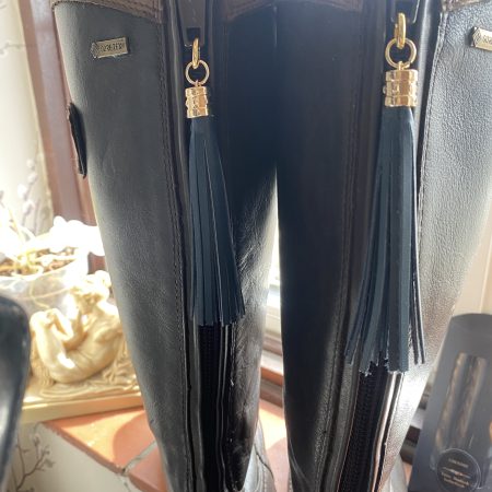 Boot charm/tassel blue italian leather with gold coloured topper