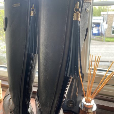 Boot charm/tassel blue italian leather with gold coloured topper