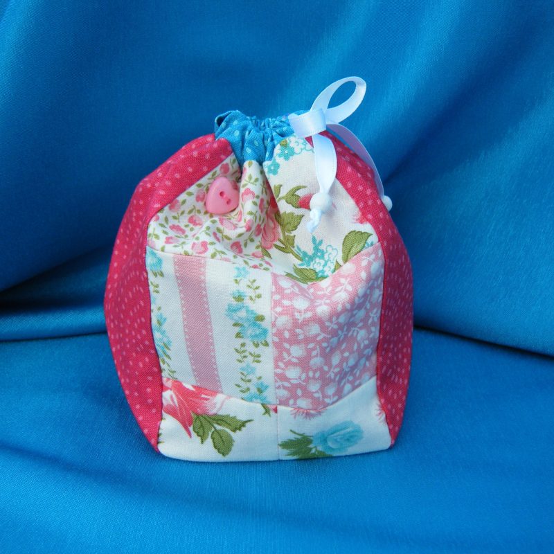 Fabric gift pouch (patchwork)