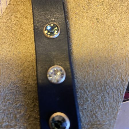 Green and white crystal and leather keyring