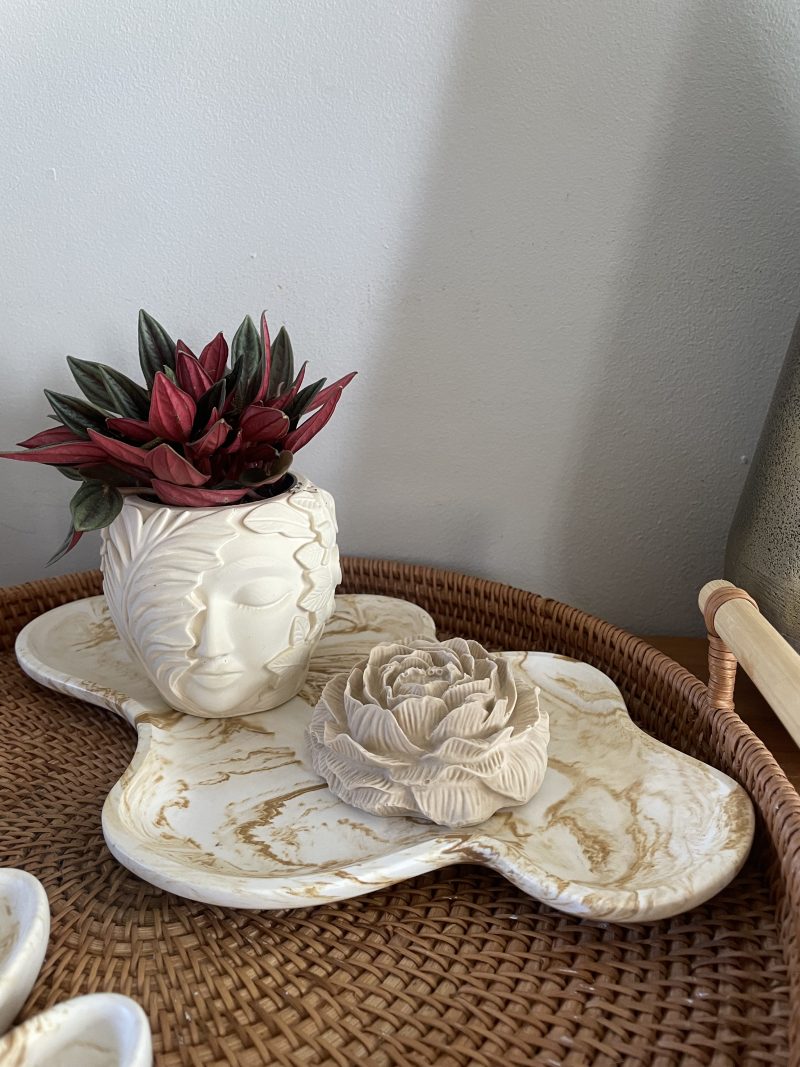 Eco resin irregular wavy design display, trinket or key tray
