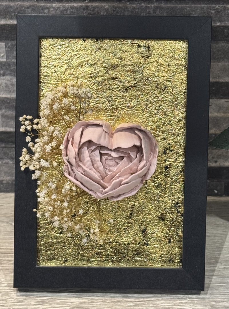 Hand-Crafted 3D Rose Heart Wall Art & Essential Oil Diffuser