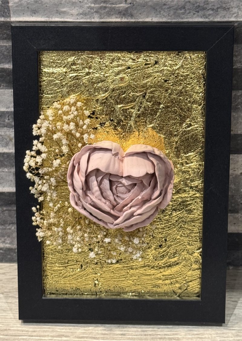 Hand-Crafted 3D Rose Heart Wall Art & Essential Oil Diffuser