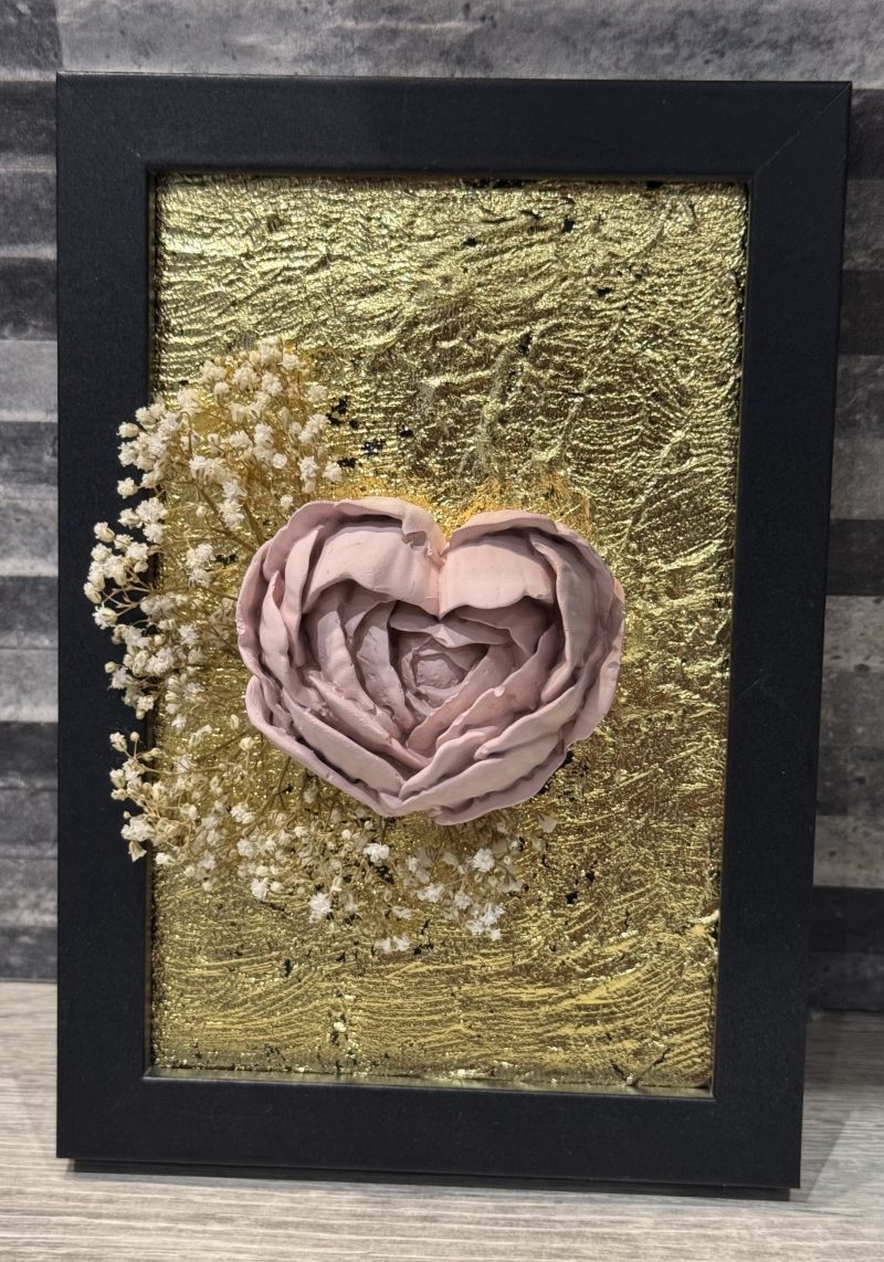 Hand-Crafted 3D Rose Heart Wall Art & Essential Oil Diffuser