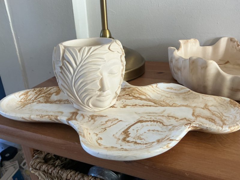 Eco-resin small head design pot for plants or home decor, white or natural