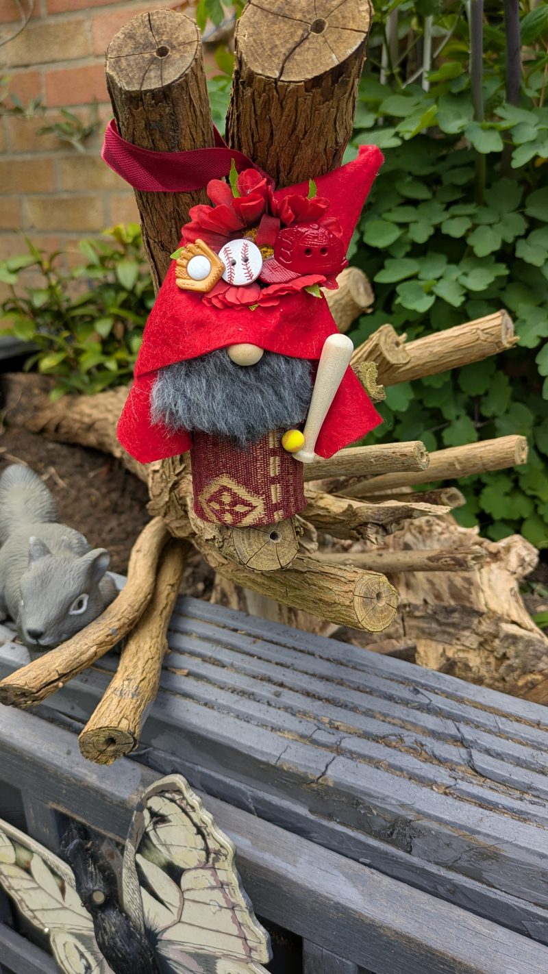 Baseball player Mini Gonk