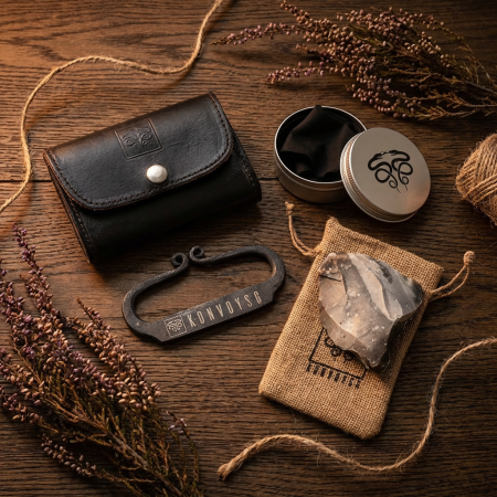 The Artisan Heritage Fire Kit – Hand-Forged Carbon Steel & English Flint in a Premium Top-Grain Leather Pouch
