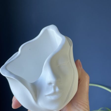 Eco-resin small pots for plants or home decor