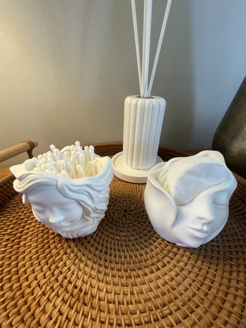 Eco-resin small pots for plants or home decor