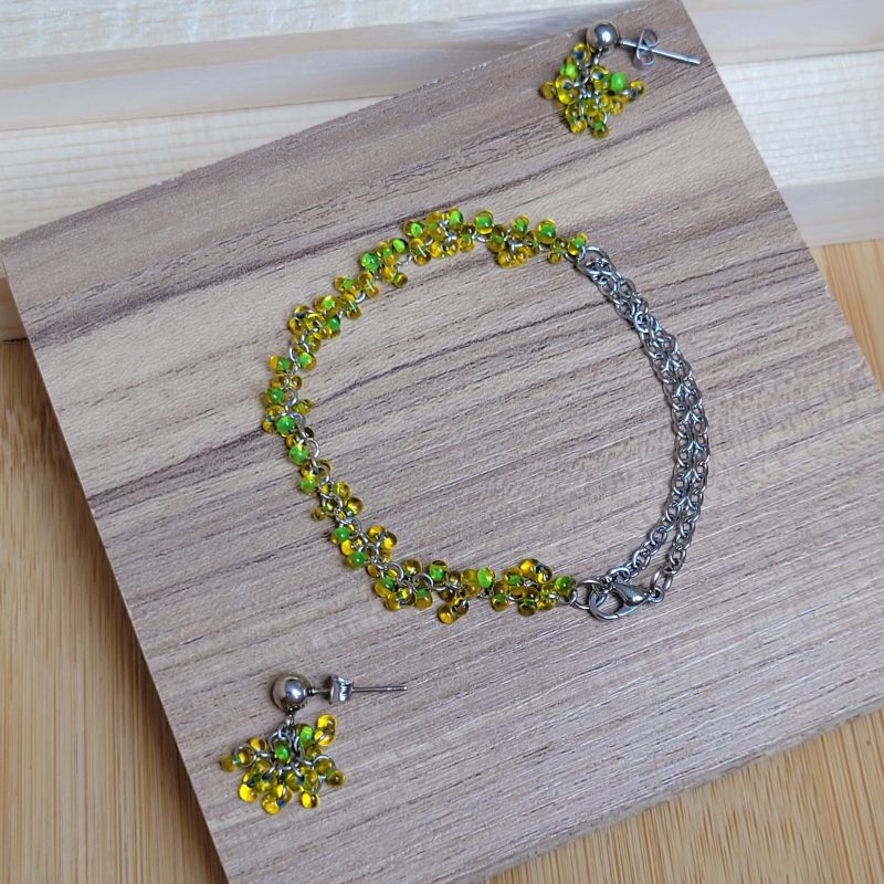 Handmade Peanut Glass Bead Bracelet / Earrings – Two Colour Options