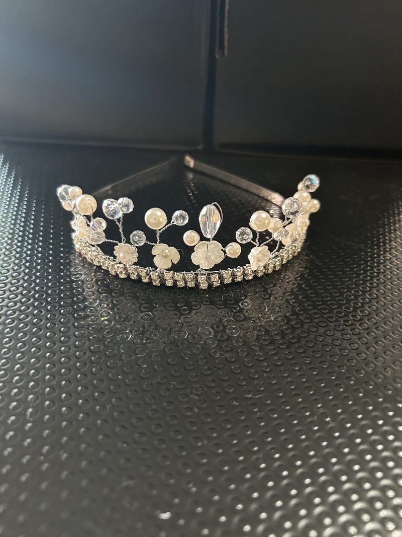 Handmade beaded shorter tiara