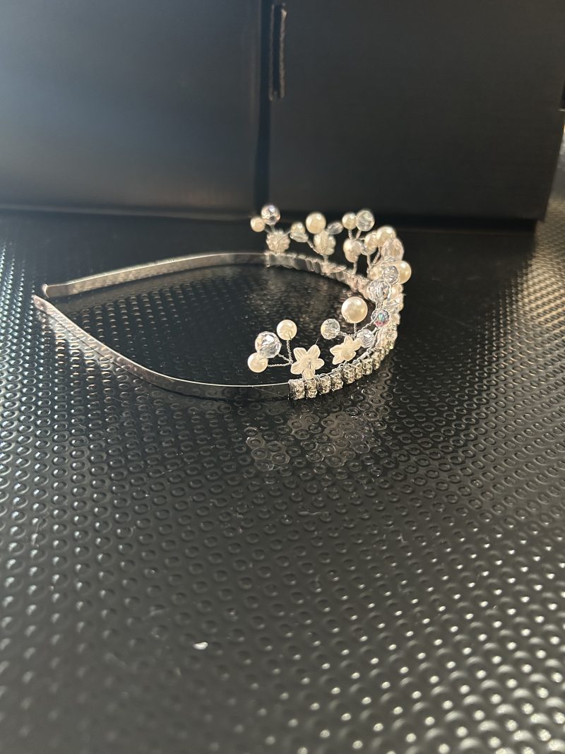 Handmade beaded shorter tiara