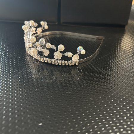 Handmade beaded shorter tiara