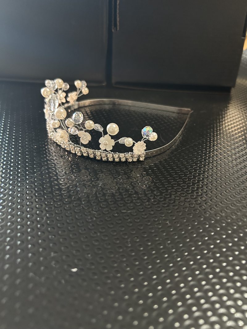 Handmade beaded shorter tiara
