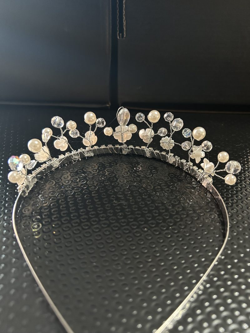Handmade beaded shorter tiara
