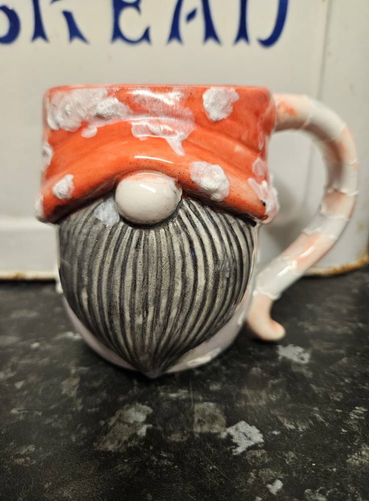 Ceramic painting – Christmas santa gnome / gonk mug