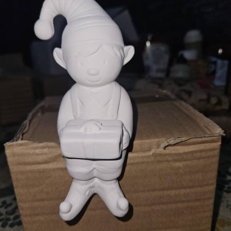 Ceramic painting – Christmas sitting shelf elf