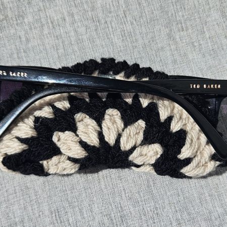 Crochet sunglasses pouch