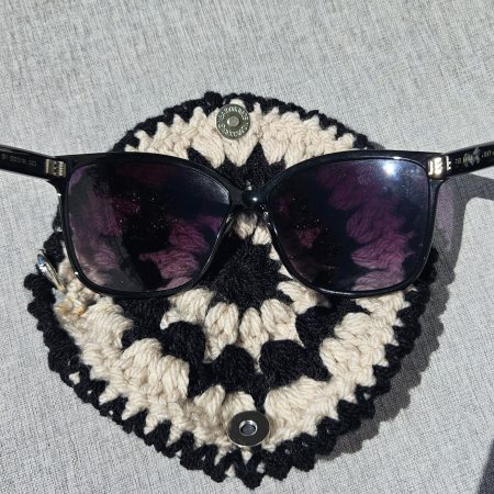 Crochet sunglasses pouch