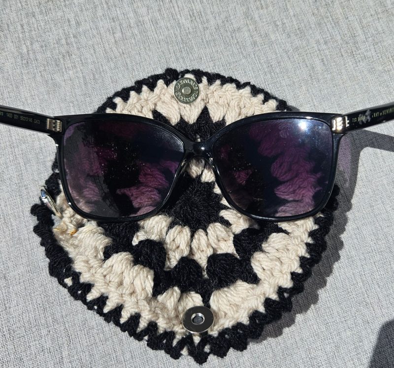 Crochet sunglasses pouch