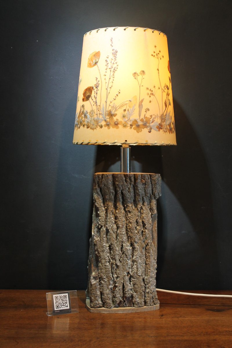 “Live edge” wood block table lamp