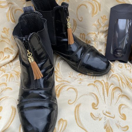 Boot charm/tassel brown italian leather with gold topper