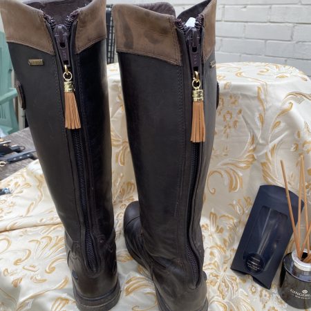 Boot charm/tassel brown italian leather with gold topper