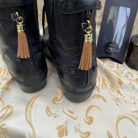 Boot charm/tassel brown italian leather with gold topper